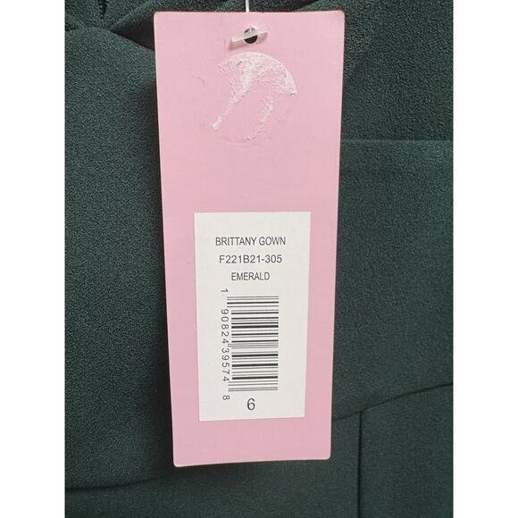 Sachin and Babi Brittany Gown Emerald Green Size 6 NWT Formal Cold Shoulder - Picture 7 of 7